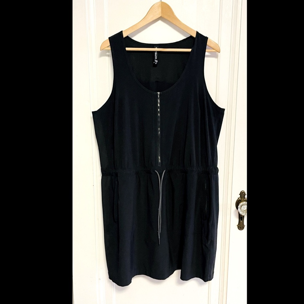 Athleta Black Expedition Front Zip Drawstring Athletic Stretch Romper 18